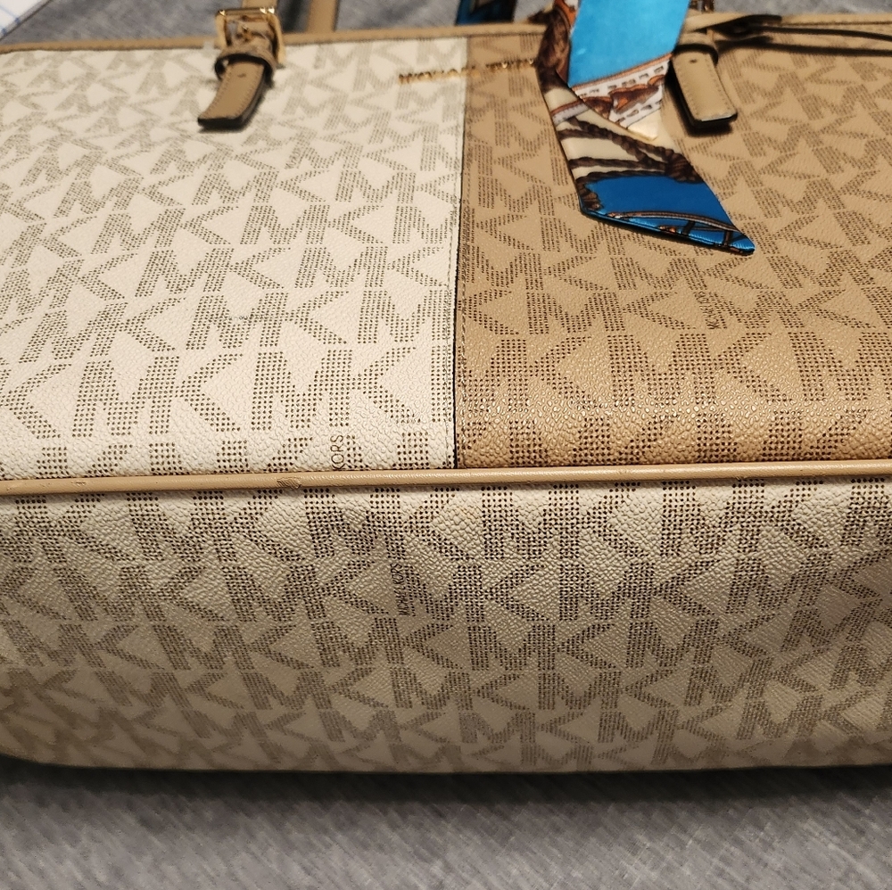 Michael Kors Large Jet Set Camel Multicolor Zip Top Tote - Picture 15 of 16